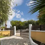 Nikol Seaview Luxury דירה