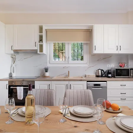 Nikol Seaview Luxury Apartman