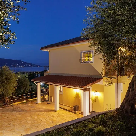 Nikol Seaview Luxury Apartamento